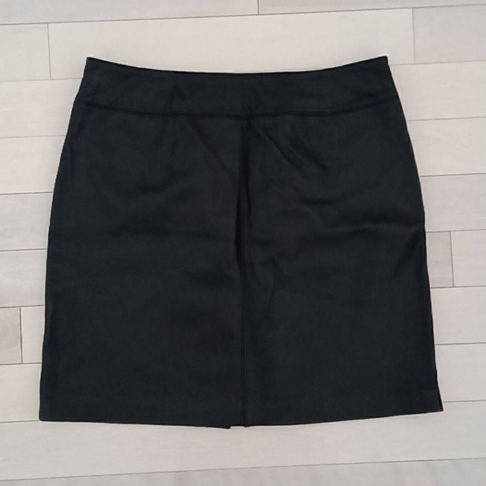 Jaclyn Smith Classic Women's Black Soft Leather Skirt Size 16
